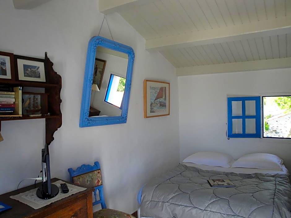Le Buzet Bleu Bed & Breakfast