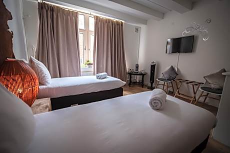 Twin Room with Private Bathroom