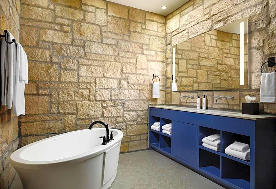 The Oread Lawrence, Tapestry Collection by Hilton