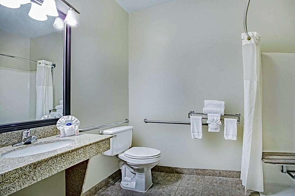 Baymont by Wyndham Dallas/ Love Field