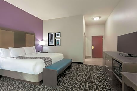 1 King Bed, Non-Smoking