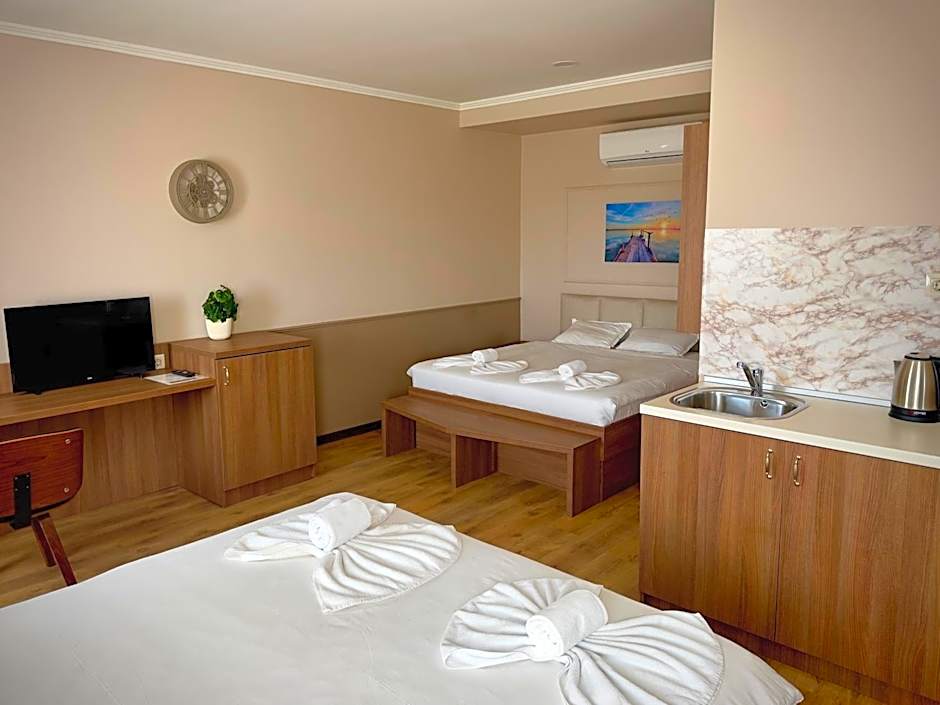 AirportStay bg - shuttle and parking