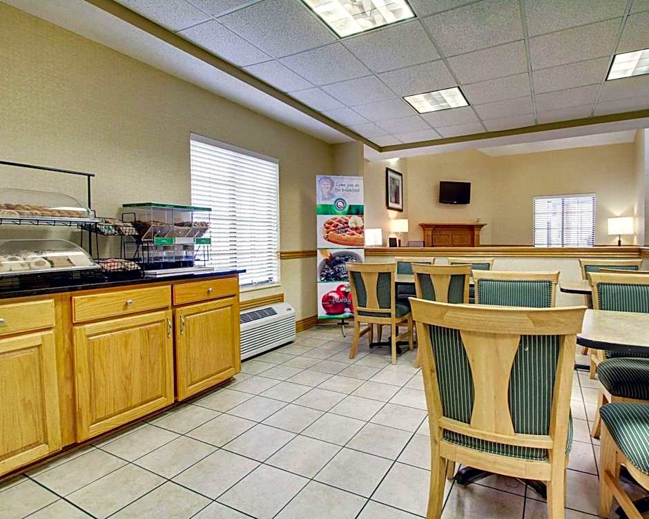 Columbia Inn & Suites