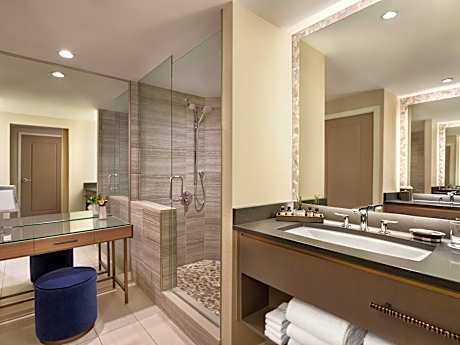 Signature 2 Queens- 530sf 49sm Patio or balcony in Sunset Beach wing, oversized shower