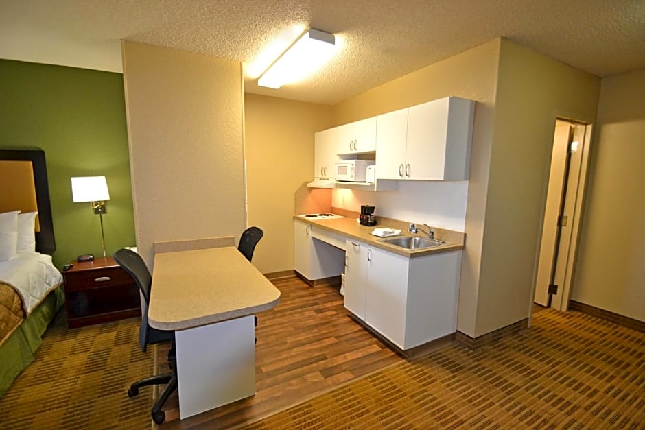 Suburban Studios Auburn Hills - Detroit