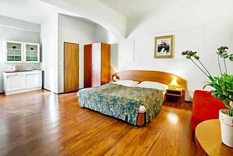 Studio with Kitchenette