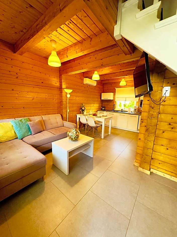 Biale Domki Paula Rewal - Domki z klimatyzacja, w obiekcie Jacuzzi i darmowe Wifi!