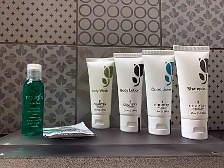 One-Bedroom King Suite with Sofa Bed - Non-Smoking