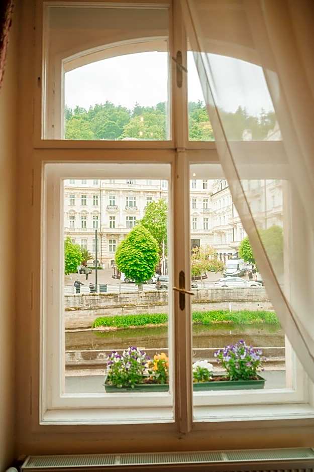 Alisa Hotel