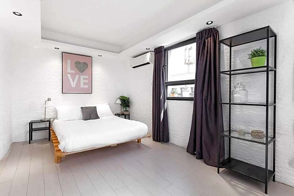 3Bedroom Suite with Balcony and shelter 12