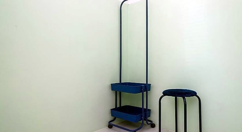 RedDoorz near Tugu Kartasura