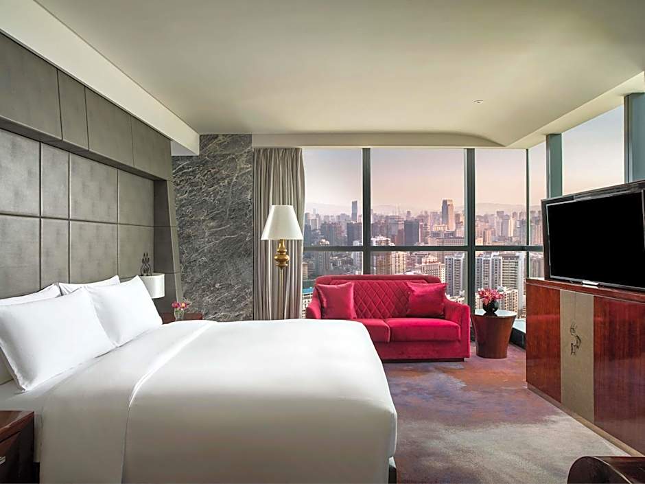 Photo 1 of 4 of Luxury 1 King Bed, Corner, View