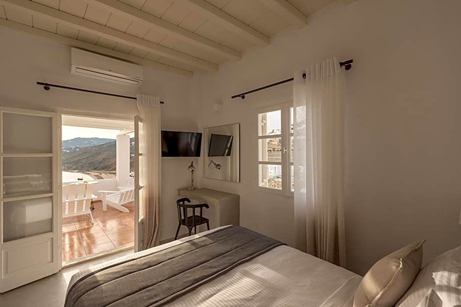 Cova Mykonos Suites
