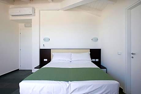 Double or Twin Room with Sea View