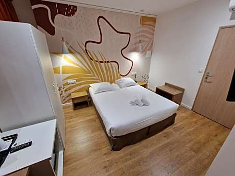 Quadruple Room with Mountain & Sea View