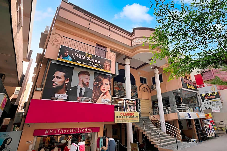 iROOMZ Hotel Silver Moon