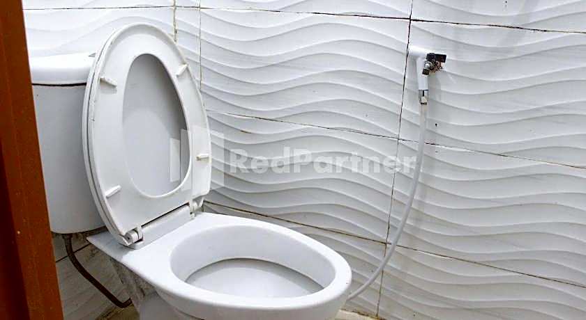 Snow White Residence near Grogol Mitra RedDoorz