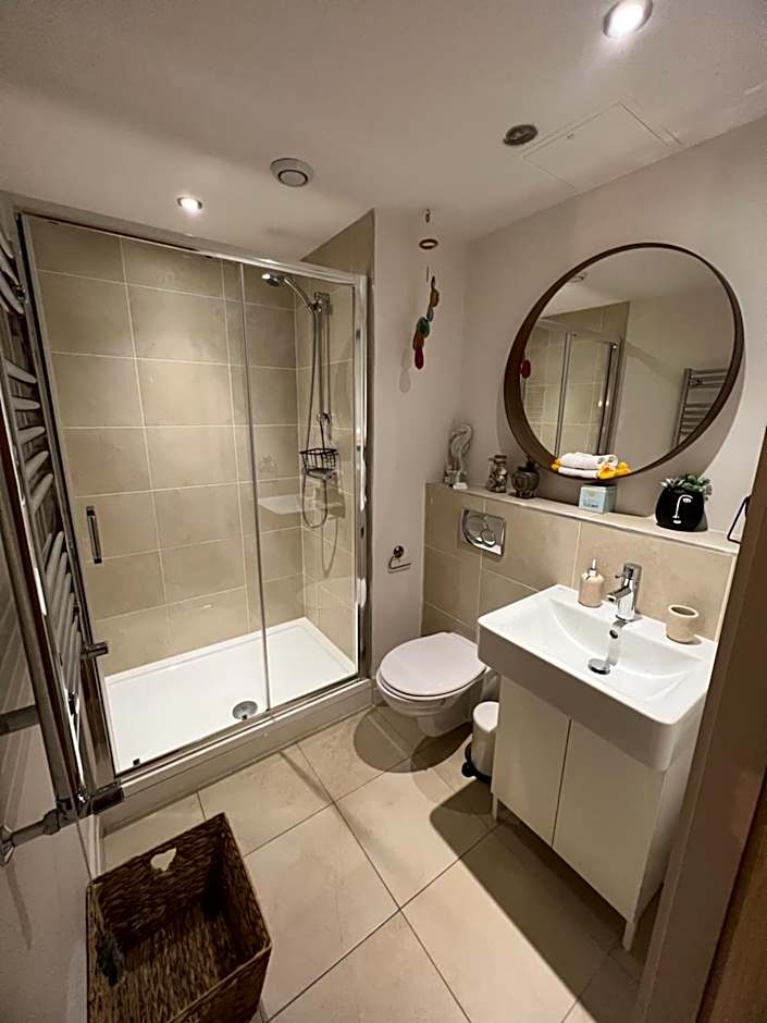 James Clow Bed & Breakfast & Apartments