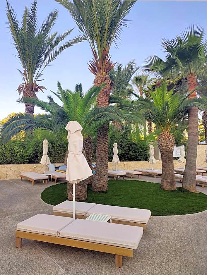 Bohemian Gardens Hotel