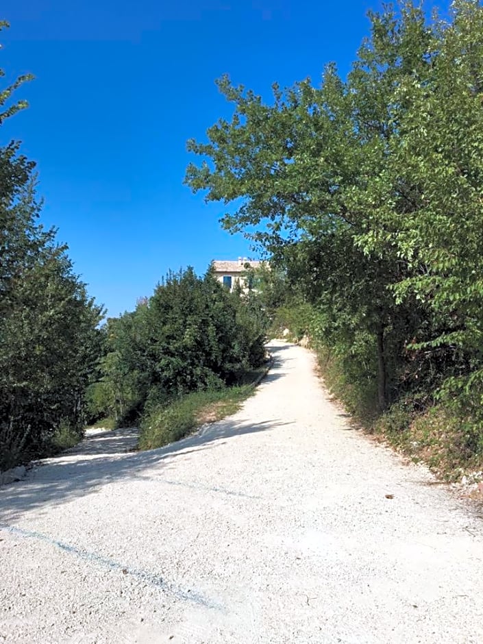 La casa dalle finestre blu