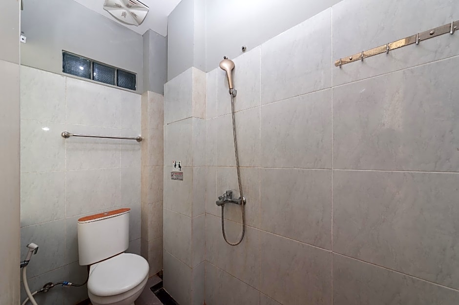 Urbanview Hotel Ellegan Residence Alam Sutera Serpong