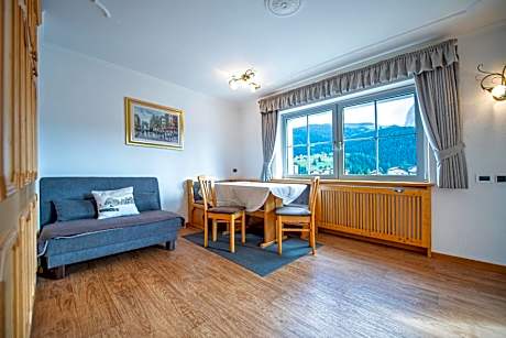 One-Bedroom Apartment (4 Adults)