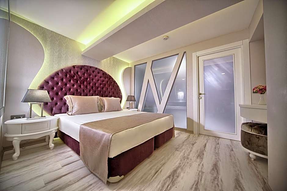 Demonti Hotel