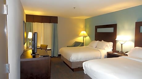 Standard Queen Room with Two Queen Beds