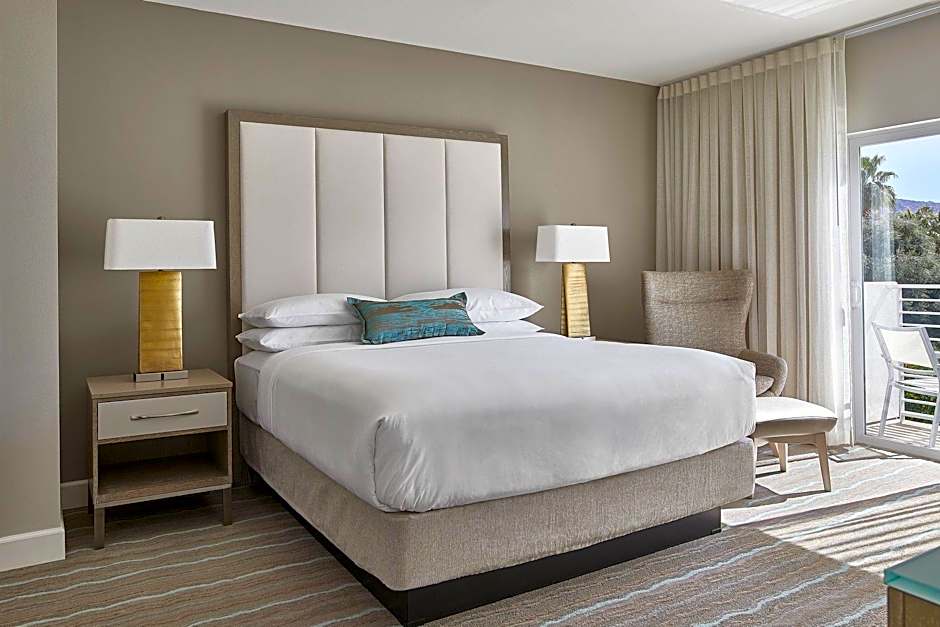 Photo 1 of 6 of Executive 1 Bedroom 1 King Bed with Sofabed Suite, Mountain View, Balcony