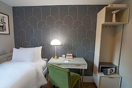 Superior 1 Single Bed