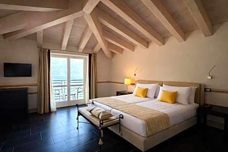 Junior Suite with Balcony