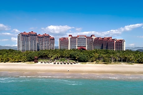 Pullman Oceanview Sanya Bay Resort & Spa