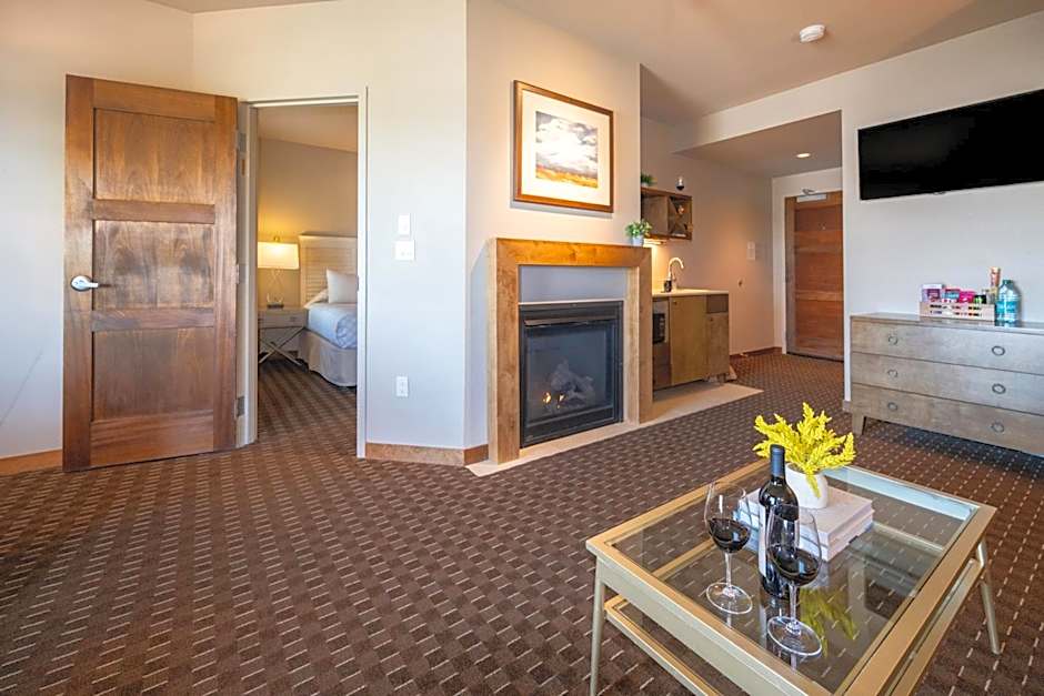 Photo 1 of 5 of Suite