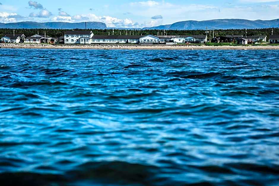 Shallow Bay Motel & Cabins Conference Centre