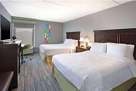 2 Queen Beds Nonsmoking