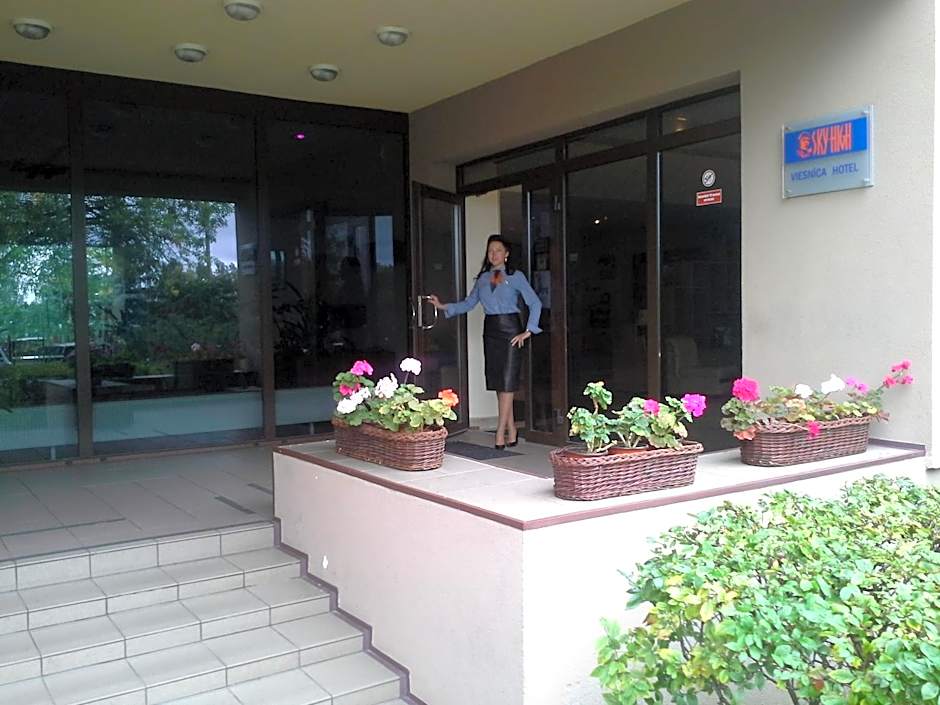 Sky High Hotel Airport 200 meters from the terminal