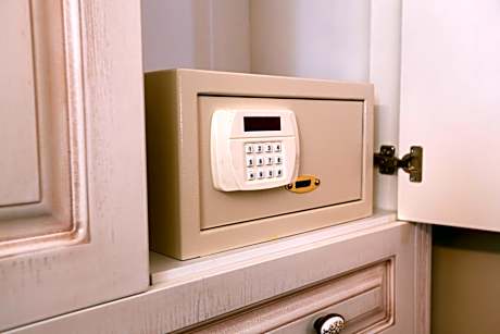 Standard Double Room with City View