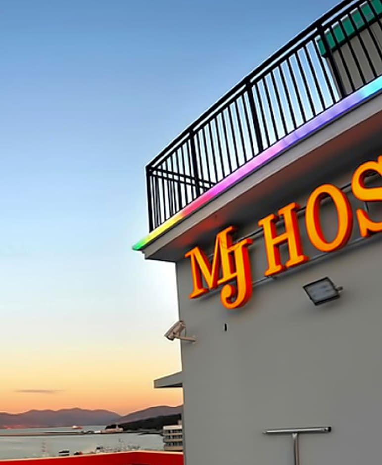 Mj Hotel