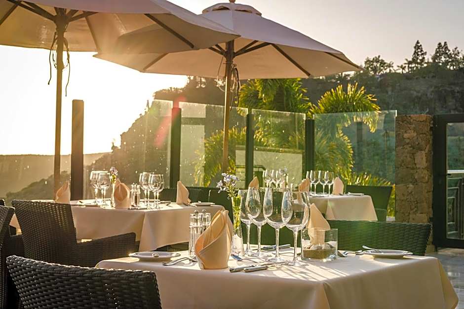 Casa León Royal Retreat