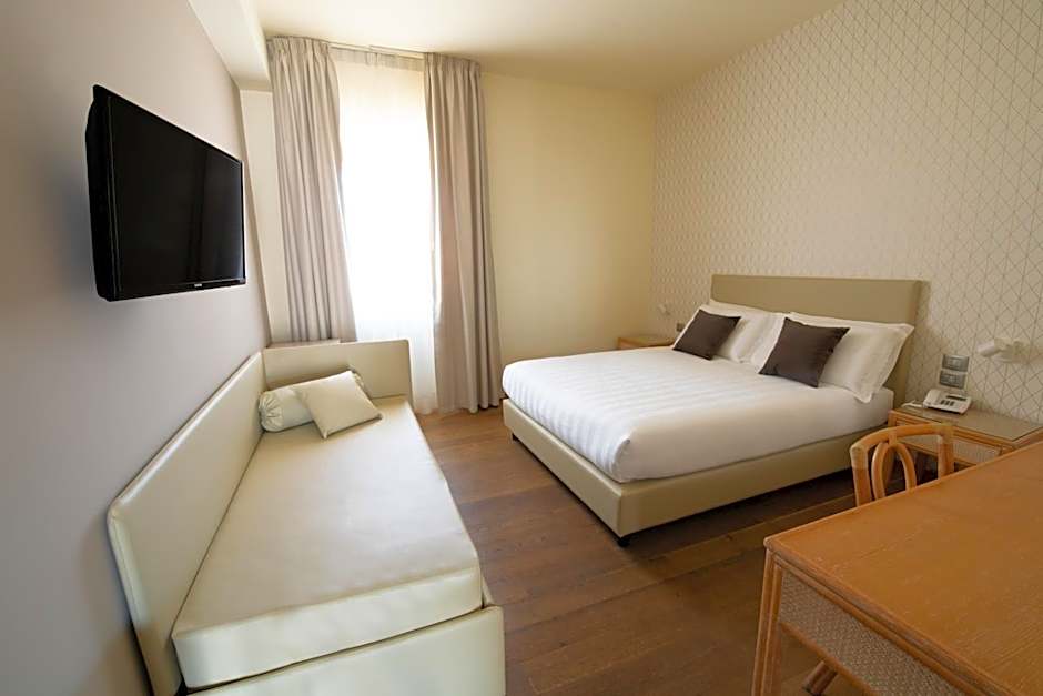 Photo 1 of 4 of Triple Room