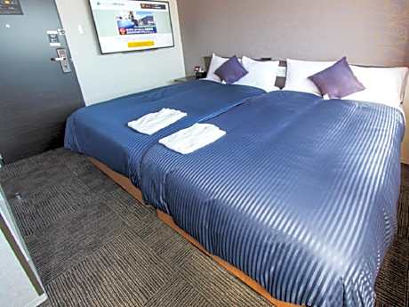 Twin Room - Non-Smoking - Small Dog Friendly