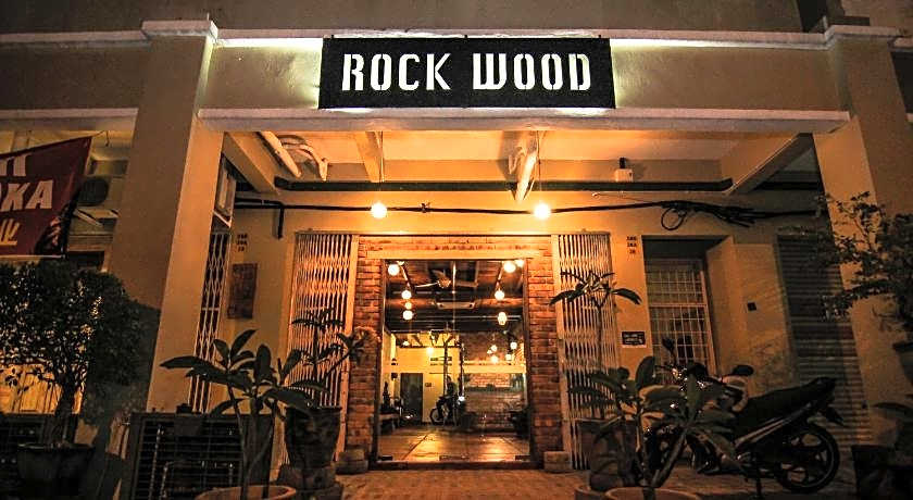 Rock Wood Hotel