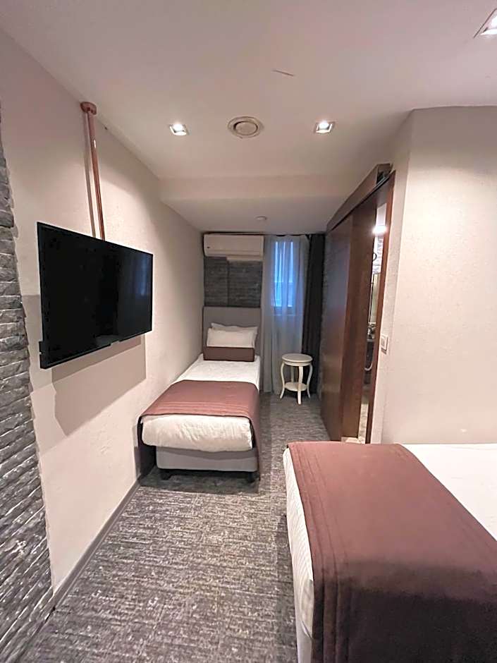 Weingart Seaside Hotel