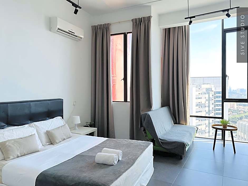Five Studio - Empire Damansara