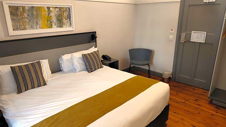 THE Pretoria Hotel