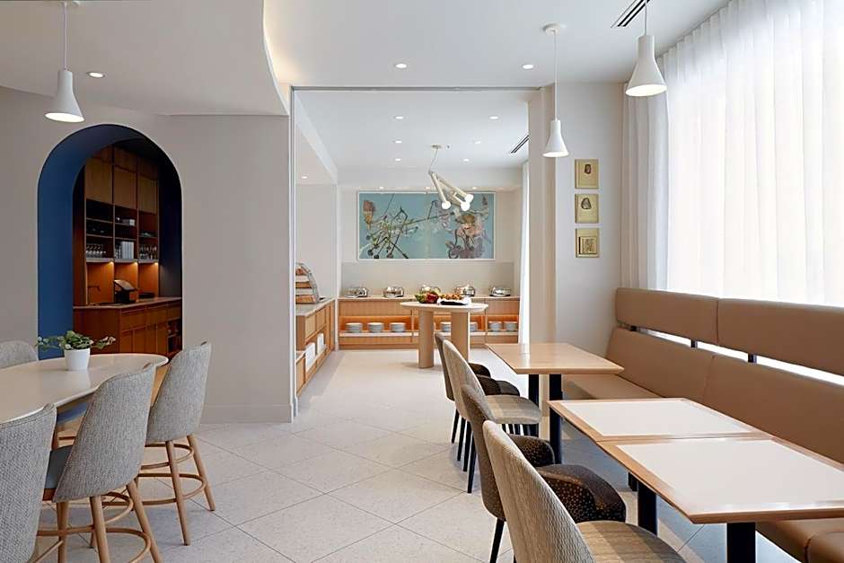 Holiday Inn & Suites Montreal Airport by IHG