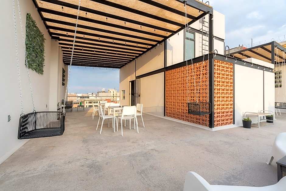 Zielo 3bdrm 2 bath Private balcony, Rooftop Walk to Zocalo