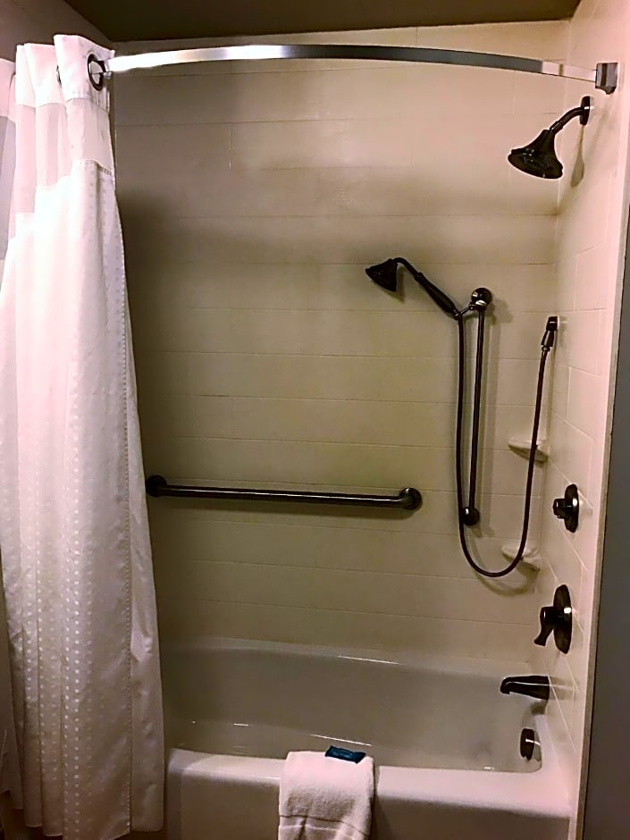 Holiday Inn Express & Suites Perry-National Fairground Area by IHG
