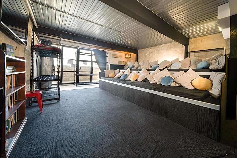 Summer House Backpackers Melbourne