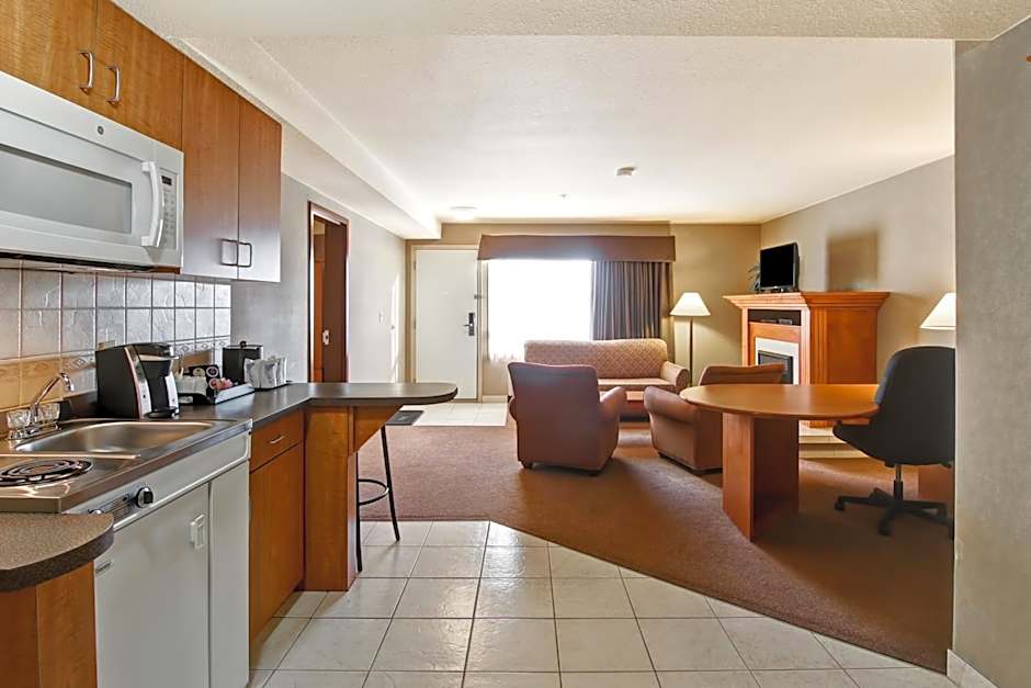 Ramada by Wyndham Ponoka